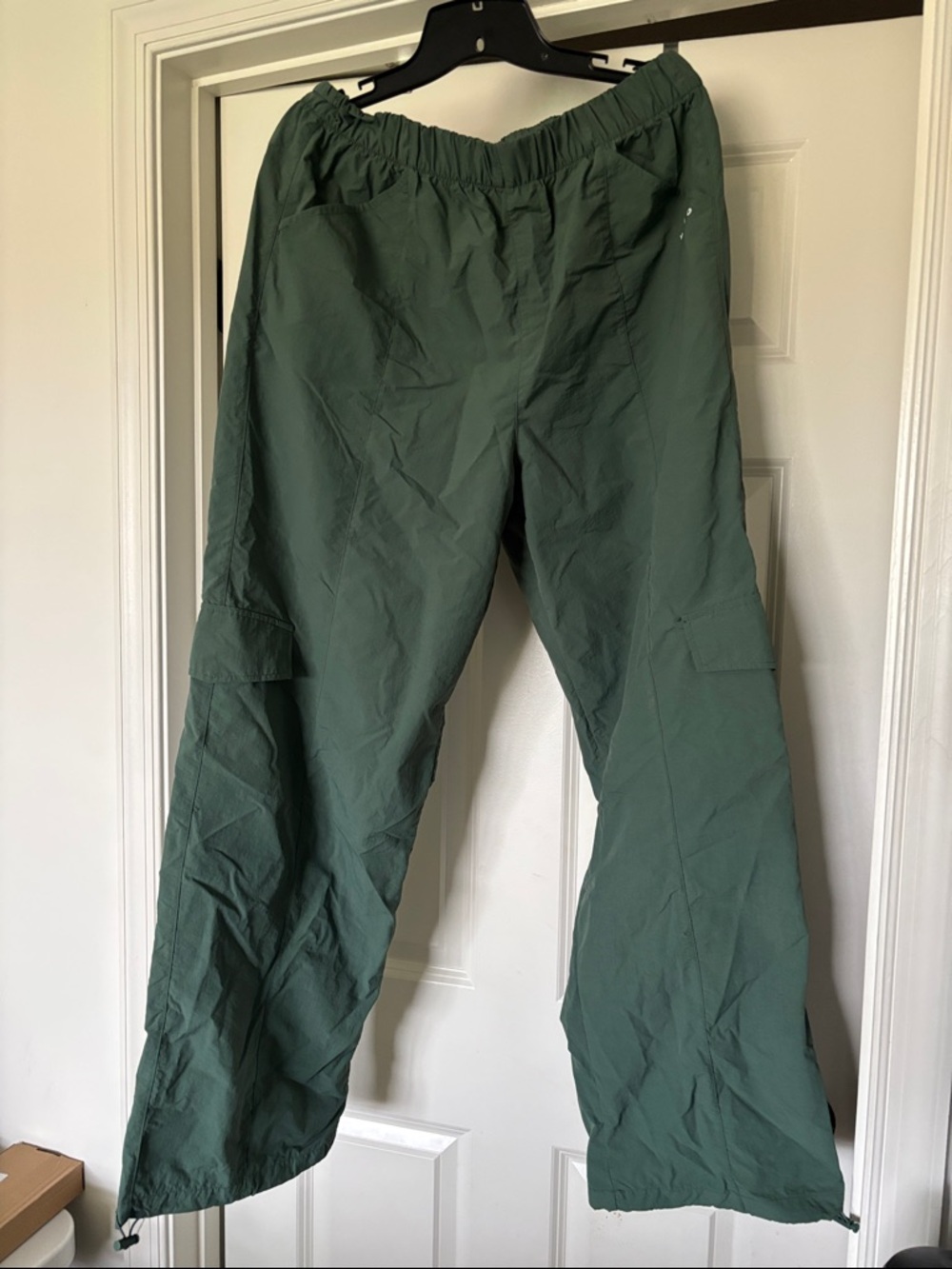 Women’s a Green Elastic-Waist Cargo Pants